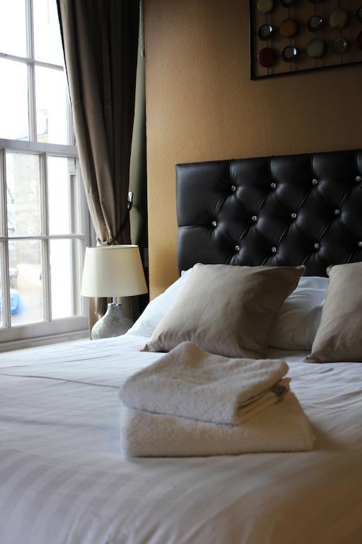 Tilted Wig Hotel Warwick  Ruang foto