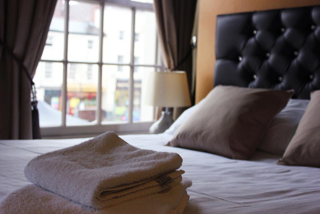 Tilted Wig Hotel Warwick  Ruang foto